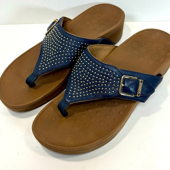 Vionic Capitola Thong Wedge Sandals Women Sz 9.5 Navy Blue Buckle Studded - Picture 1 of 7